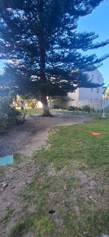 To Let 1 Bedroom Property for Rent in Goodwood Central Western Cape